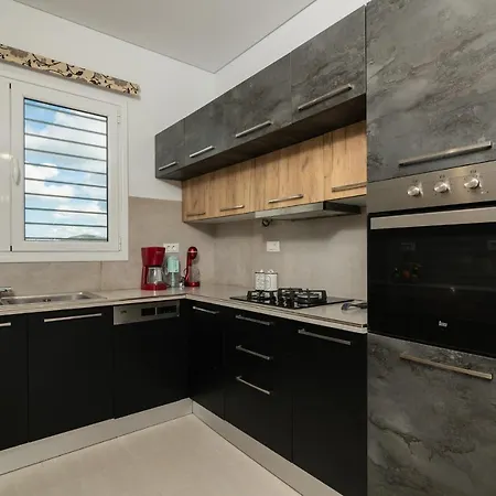 Anchor Villa Fiolítis