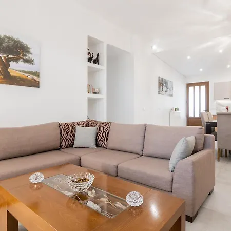 Anchor Villa Fiolítis